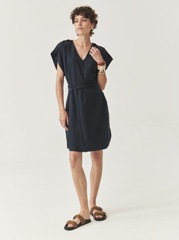 TATUUM Sukienka "Ovita" w kolorze granatowym