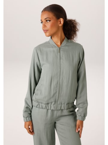 Aniston Blouson in Grau