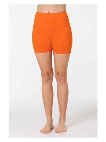 super.natural Trainingsshorts "Liquid Flow" in Orange