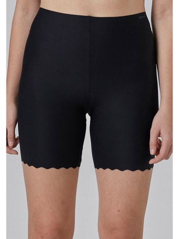 Skiny Shorts in Schwarz