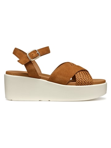 Geox Skórzane sandały "Xand" w kolorze jasnobrązowym na koturnie