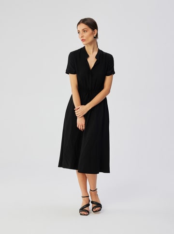 Stylove Kleid in Schwarz