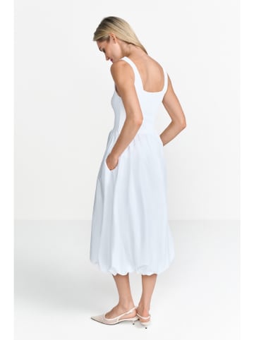 Rich & Royal Sukienka w kolorze białym