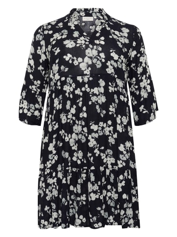 KAFFE curve Sukienka w kolorze granatowo-białym