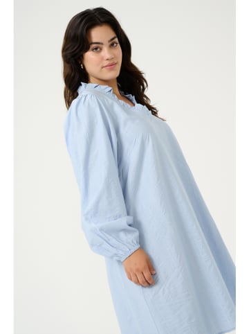 KAFFE curve Sukienka w kolorze błękitnym