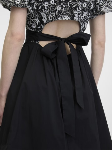 orsay Kleid in Schwarz
