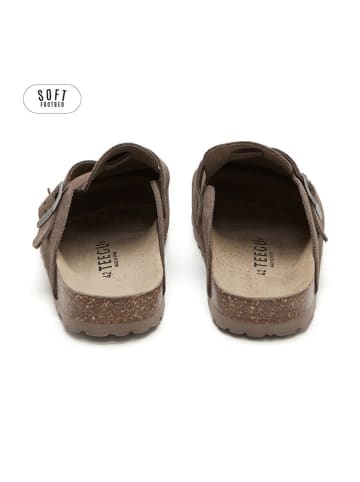 teegu Leder-Clogs in Braun