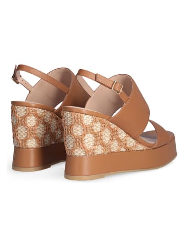 Liu Jo Skórzane sandały w kolorze jasnobrązowym na koturnie