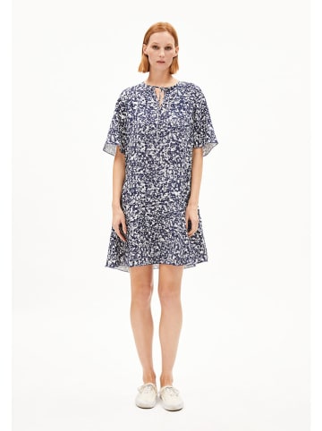 armedangels Sukienka "Maaerha" w kolorze granatowo-białym