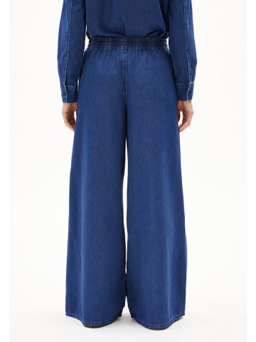 armedangels Spodnie "Kelaani" w kolorze granatowym