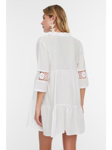 trendyol Kleid in Weiß