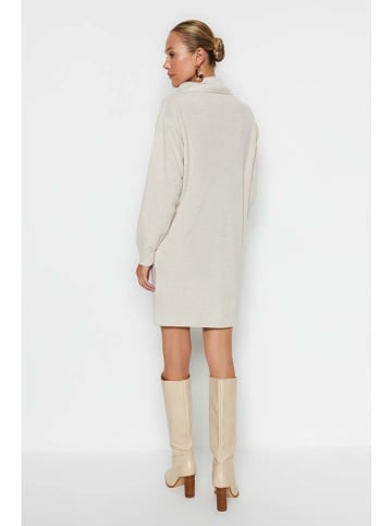 trendyol Kleid in Creme