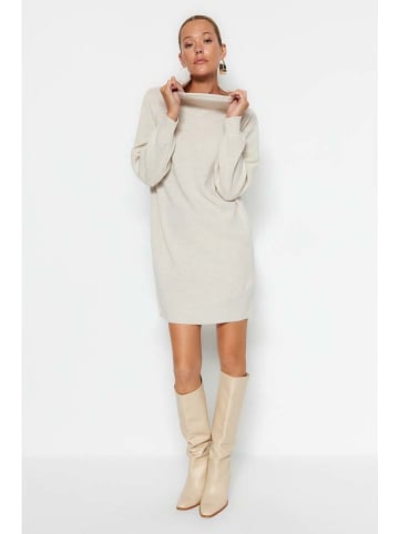 trendyol Kleid in Creme