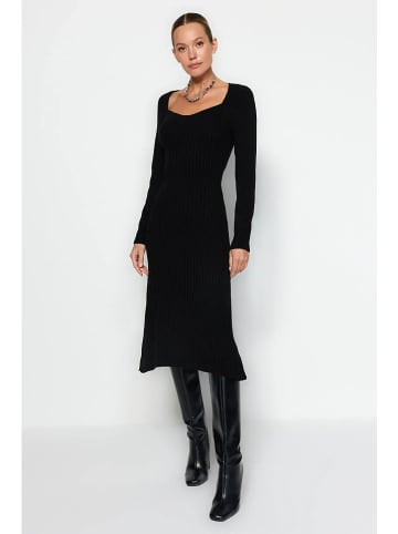 trendyol Strickkleid in Schwarz