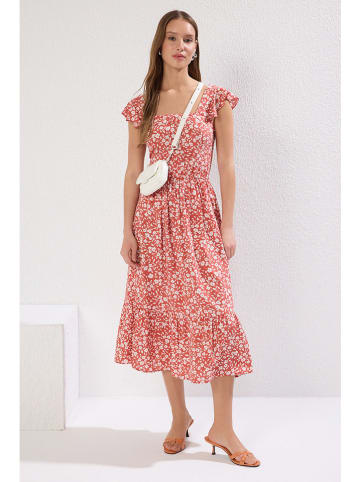 trendyol Kleid in Rot/ Weiß