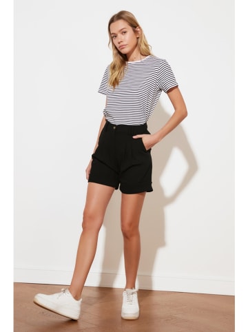 trendyol Szorty w kolorze czarnym