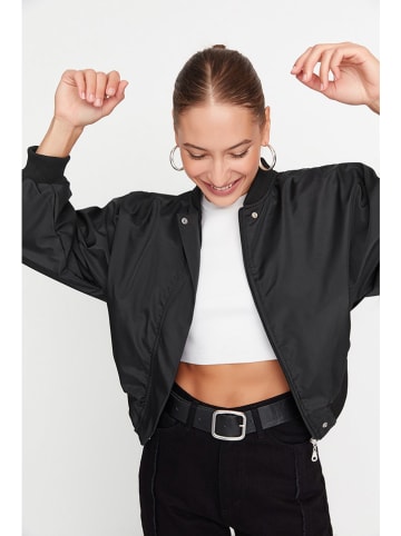 trendyol Blouson in Schwarz