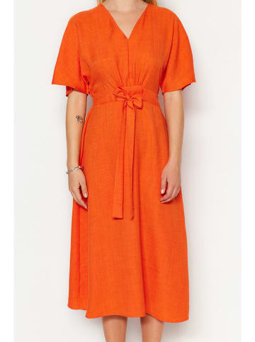 trendyol Sukienka w kolorze pomarańczowym