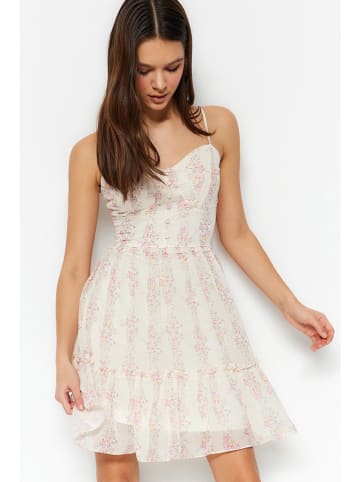 trendyol Kleid in Creme/ Rot