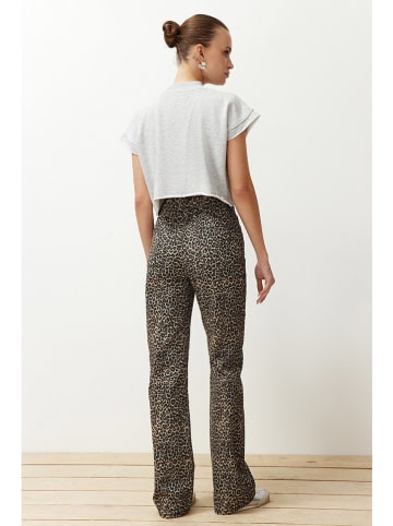 trendyol Jeans in Beige/ Schwarz