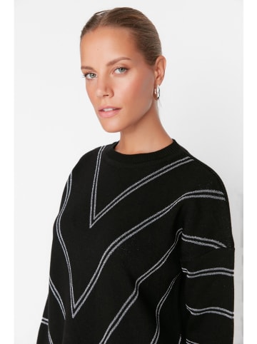trendyol Sweter w kolorze czarno-białym