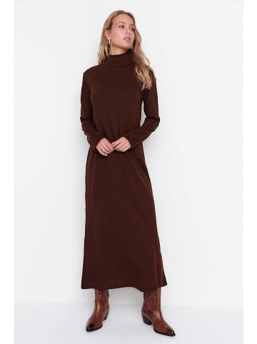 trendyol Kleid in Braun