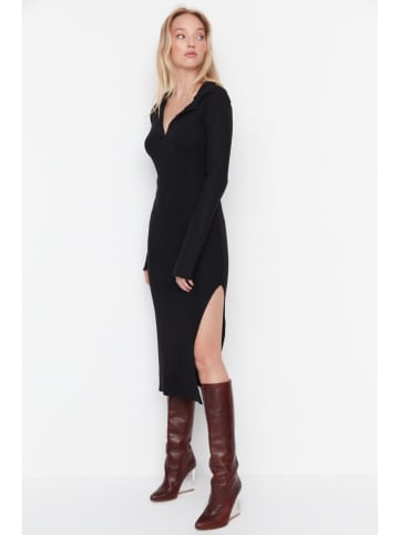trendyol Kleid in Schwarz