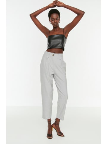 trendyol Spodnie w kolorze jasnoszarym