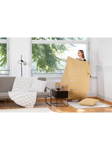 David Fussenegger Flanelldecke "Silvretta - Verzerrtes Schachbrett" in Senf/ Grau