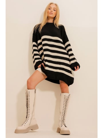 Happiness Istanbul Sweter w kolorze czarnym