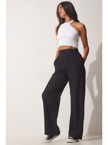 Happiness Istanbul Spodnie w kolorze czarnym