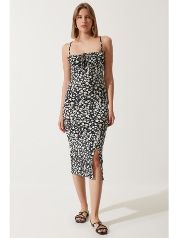 Happiness Istanbul Kleid in Schwarz/ Creme