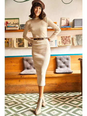 Olalook Sukienka w kolorze beżowym