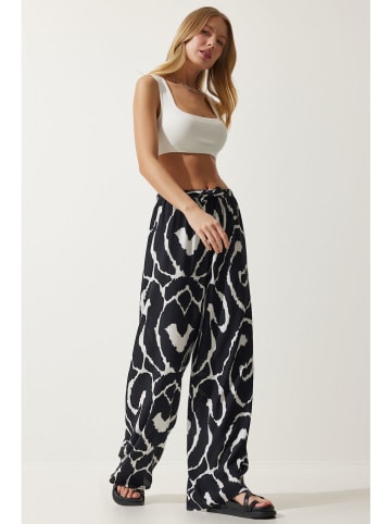 Happiness Istanbul Spodnie w kolorze czarno-białym