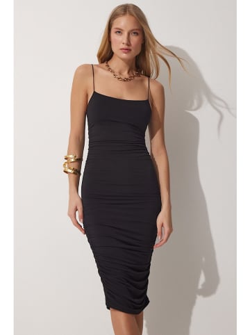 Happiness Istanbul Sukienka w kolorze czarnym