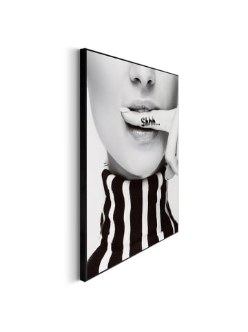 Orangewallz Druk artystyczny "Striped Turtle Neck" w ramce