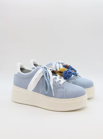 Bellucci Sneakers in Hellblau