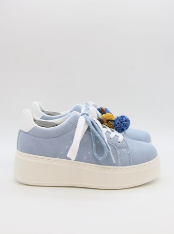Bellucci Sneakers in Hellblau