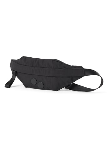 PinqPonq Brustbeutel "Nik" in Schwarz - (B)33 x (H)13 x (T)7 cm