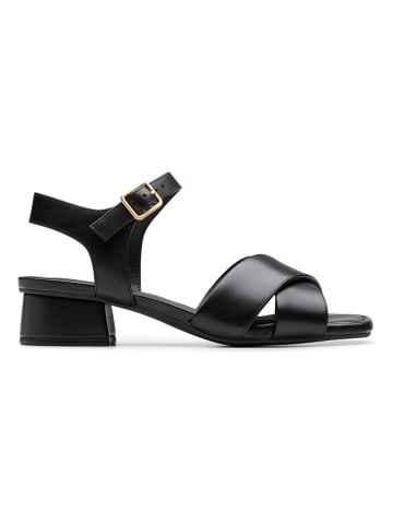 Clarks Skórzane sandały "Serina 35 Cross" w kolorze czarnym na obcasie