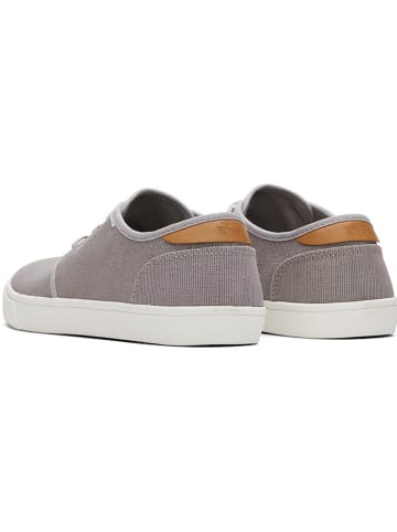 TOMS Sneakers in Grau