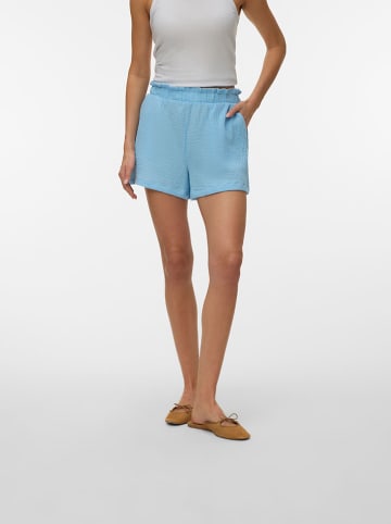 Vero Moda Szorty w kolorze błękitnym