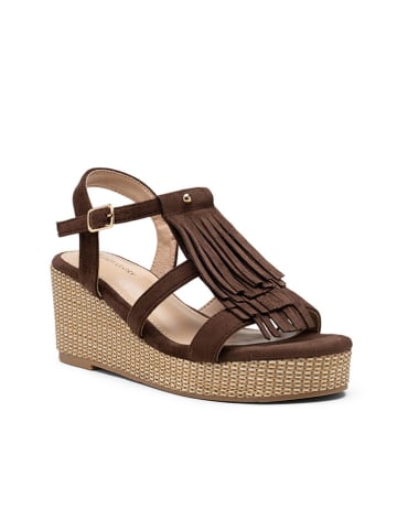 Foreverfolie Sandały w kolorze brązowym na koturnie