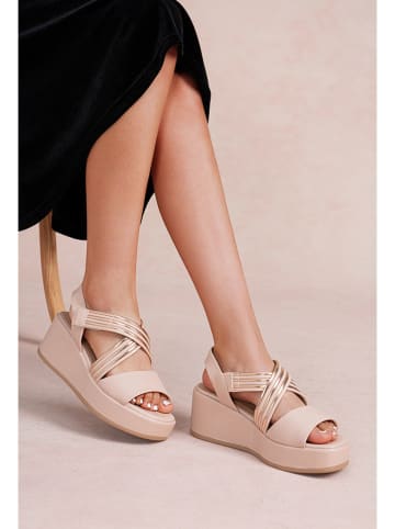 Foreverfolie Keilsandaletten in Beige