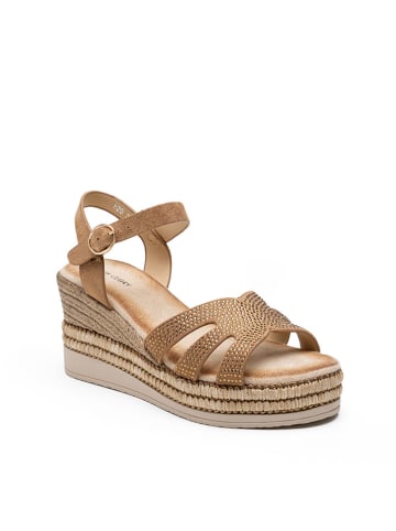 Foreverfolie Sandały w kolorze jasnobrązowym na koturnie