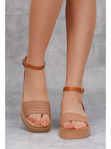 C'M Keilsandaletten in Hellbraun