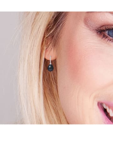 Pearline Zilveren oorhangers met parels