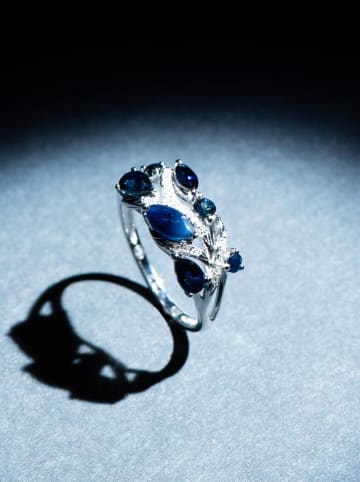 ATELIER DU DIAMANT Weißgold-Ring "Floral saphir" mit Diamanten