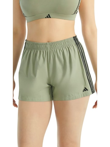 adidas Szorty w kolorze zielonym