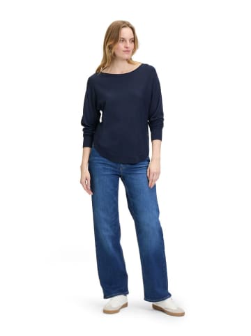 BETTY & CO Sweter w kolorze granatowym